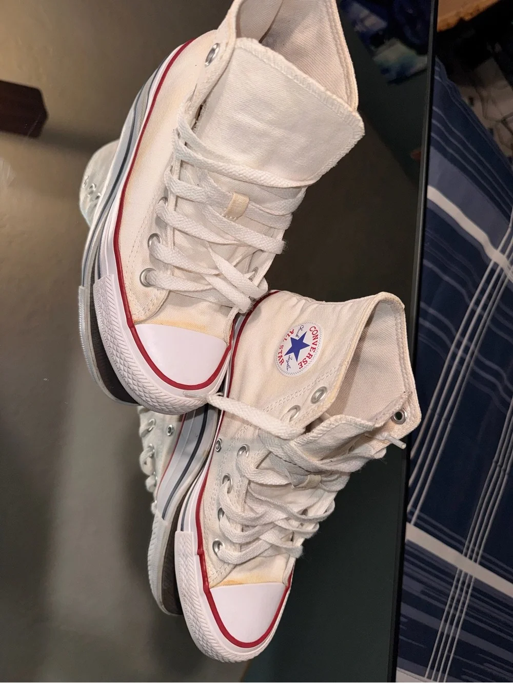 Converse white canvas